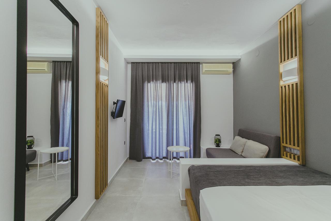 Papagalos Hotel